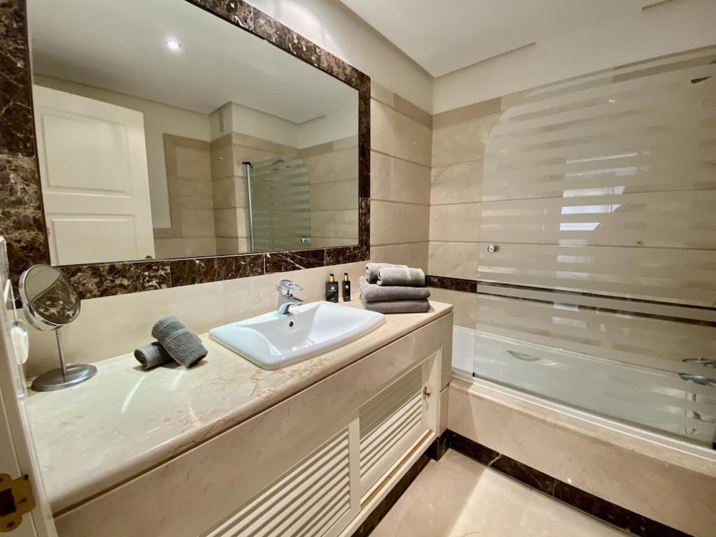 Beautiful 5 * Penthouse Very Near The Beach Марбеля Екстериор снимка