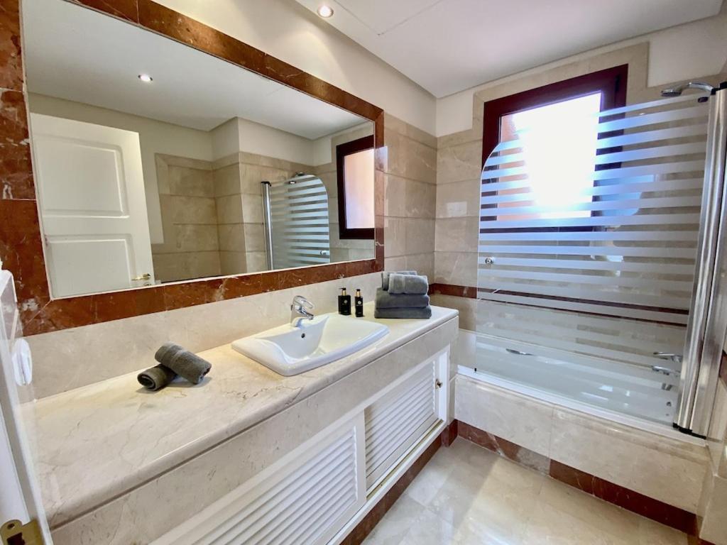Beautiful 5 * Penthouse Very Near The Beach Марбеля Екстериор снимка